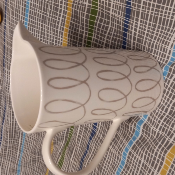 Kate Spade Charlotte Street Grey pitcher NWT - Picture 1 of 5